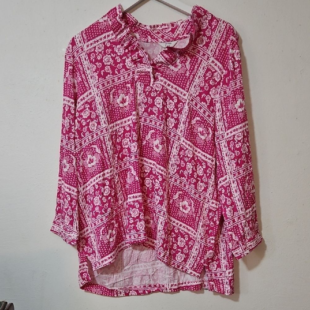 Crown & Ivy Pink Floral Button Down Shirt